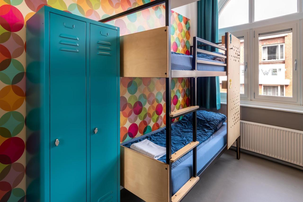 Budget Zweibettzimmer mit Etagenbett und eigenem Bad mit einer Dusche